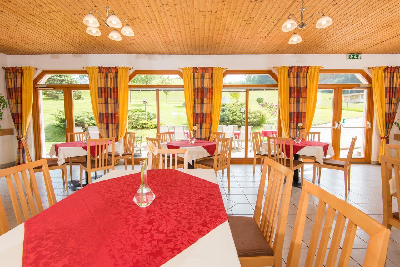 Gasthof Wiesenhofer Hotell Miesenbach  Eksteriør bilde